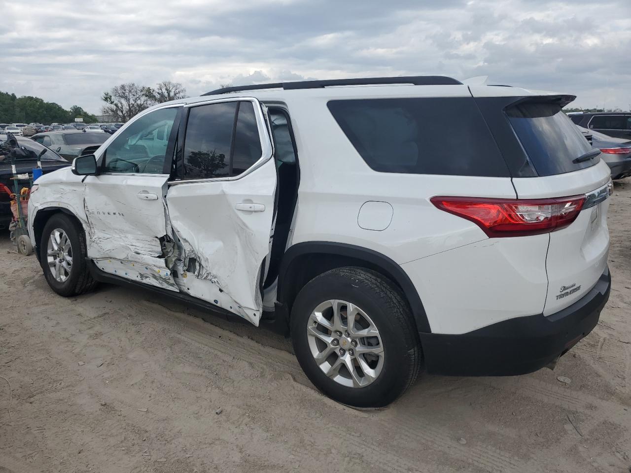 2021 CHEVROLET TRAVERSE L - Image 2