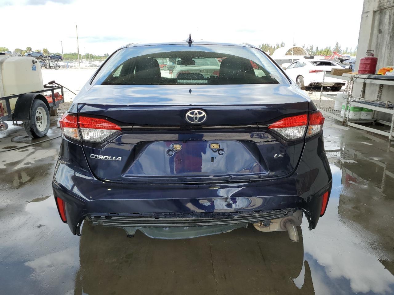 2020 TOYOTA COROLLA LE - Фото 6