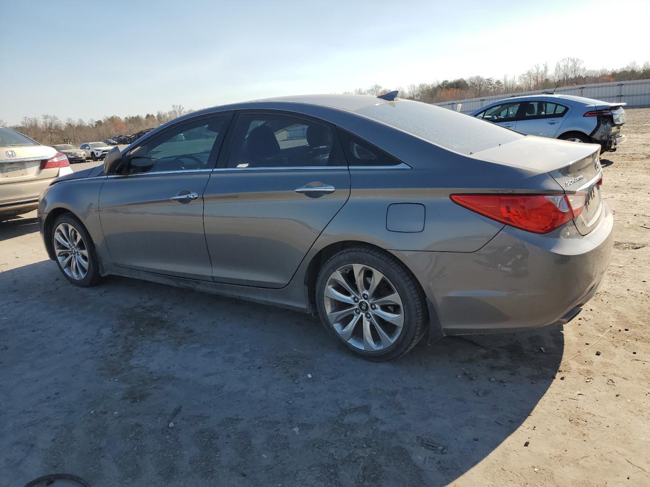 2013 HYUNDAI SONATA SE - Image 2