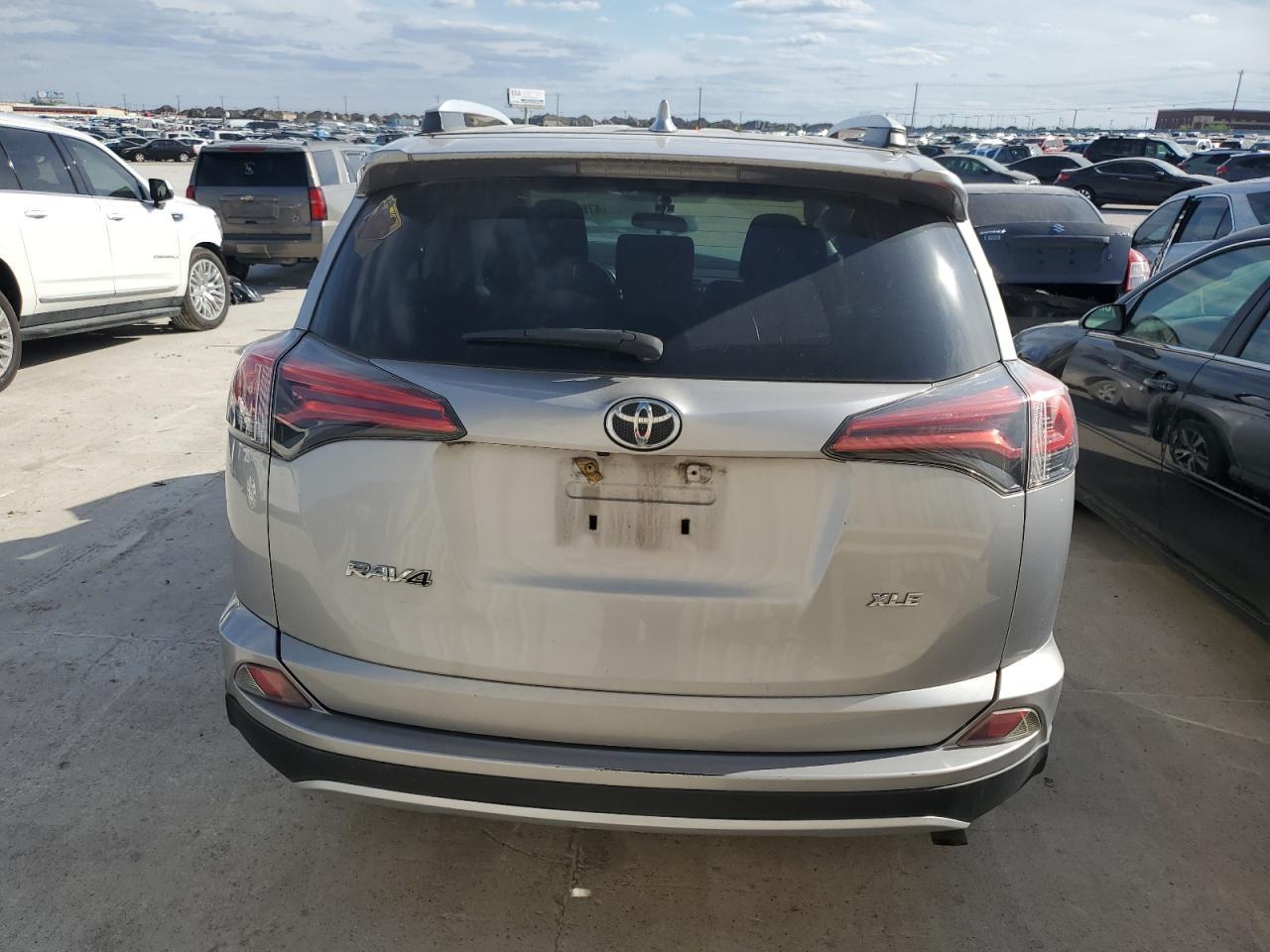 2016 TOYOTA RAV4 XLE - Фото 6