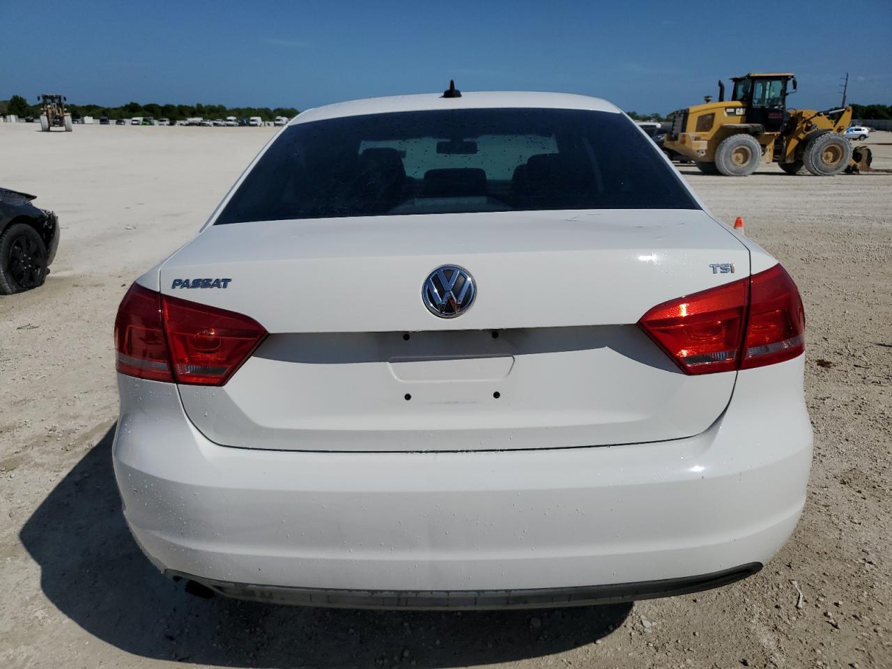 2015 VOLKSWAGEN PASSAT S - Фото 6