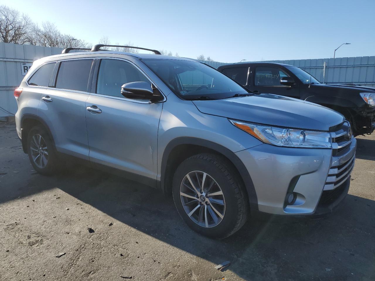 2019 TOYOTA HIGHLANDER - Фото 4