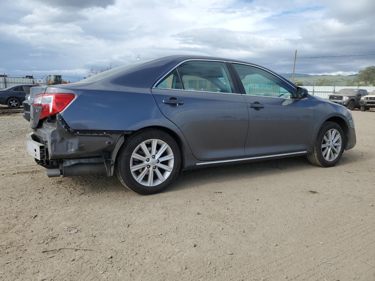 2013 TOYOTA CAMRY L - Фото 3
