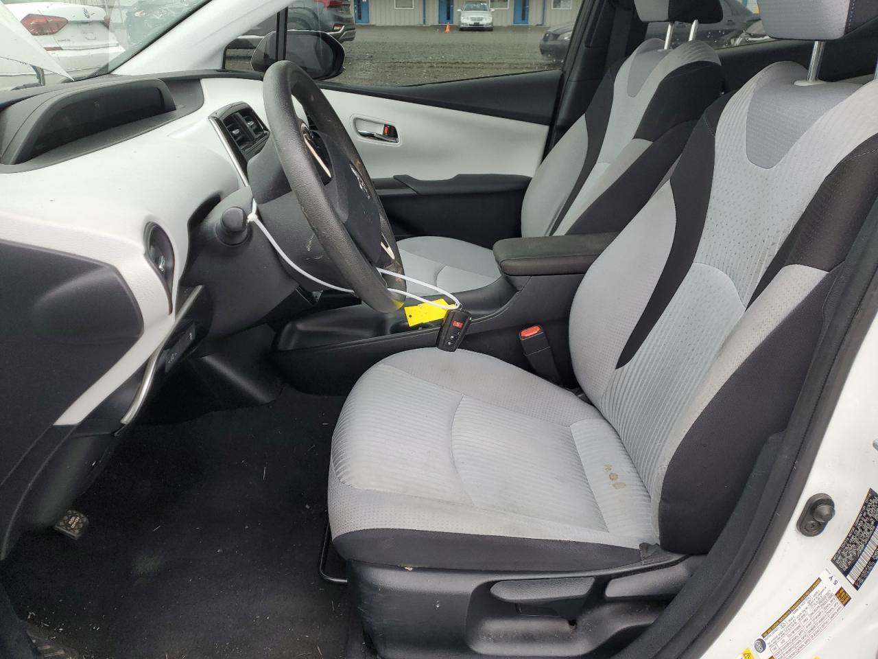 2016 TOYOTA PRIUS - Фото 7