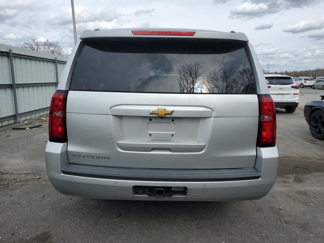 2015 CHEVROLET SUBURBAN C - Фото 6