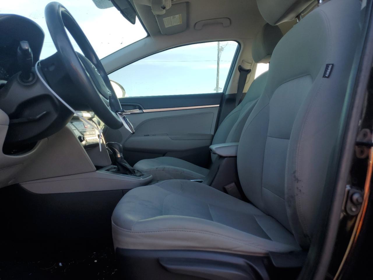 2017 HYUNDAI ELANTRA SE - Image 7