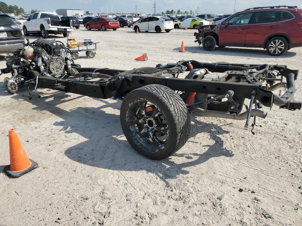 2021 CHEVROLET SILVERADO - Фото 2