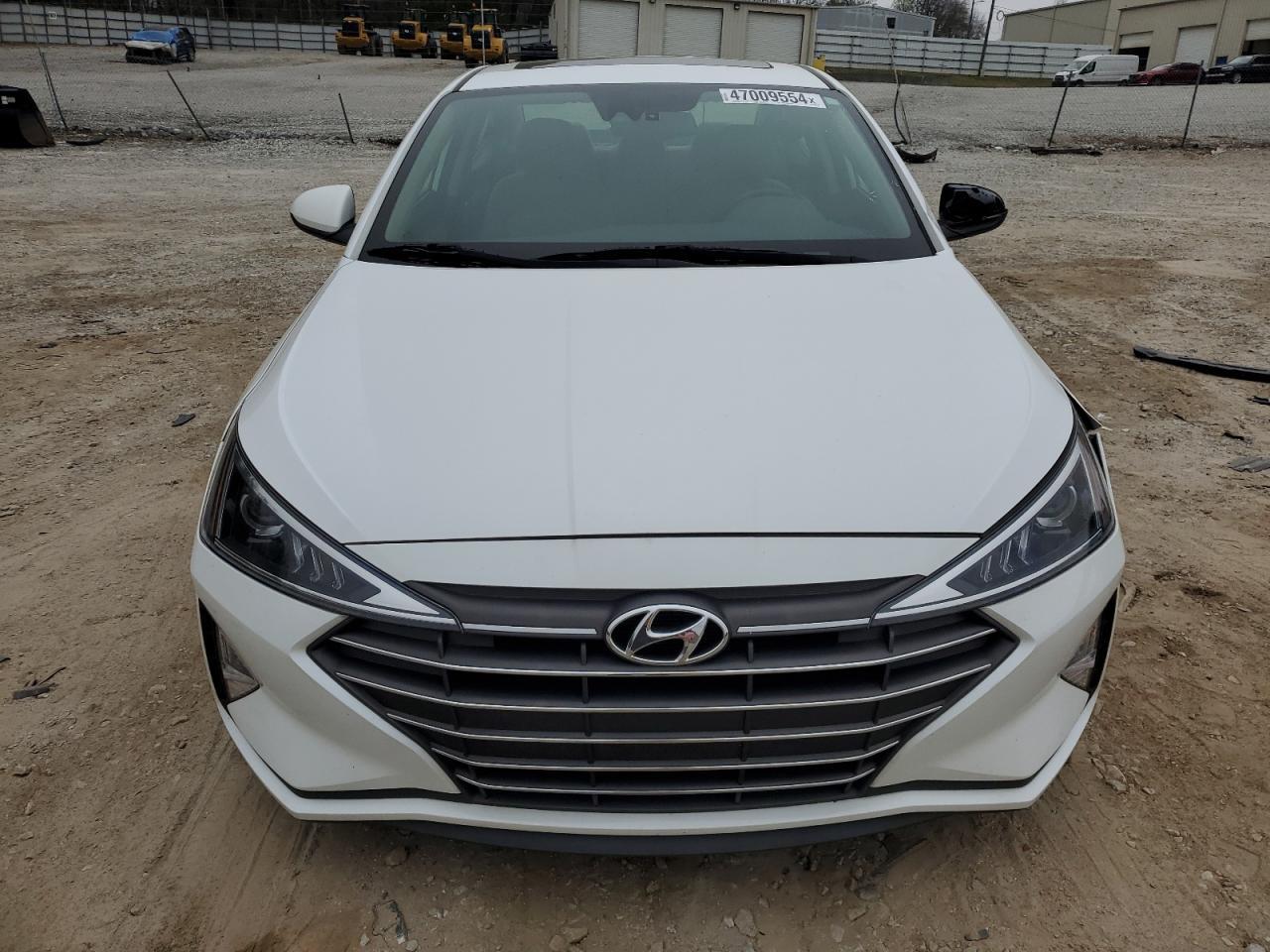 2019 HYUNDAI ELANTRA SE - Image 5