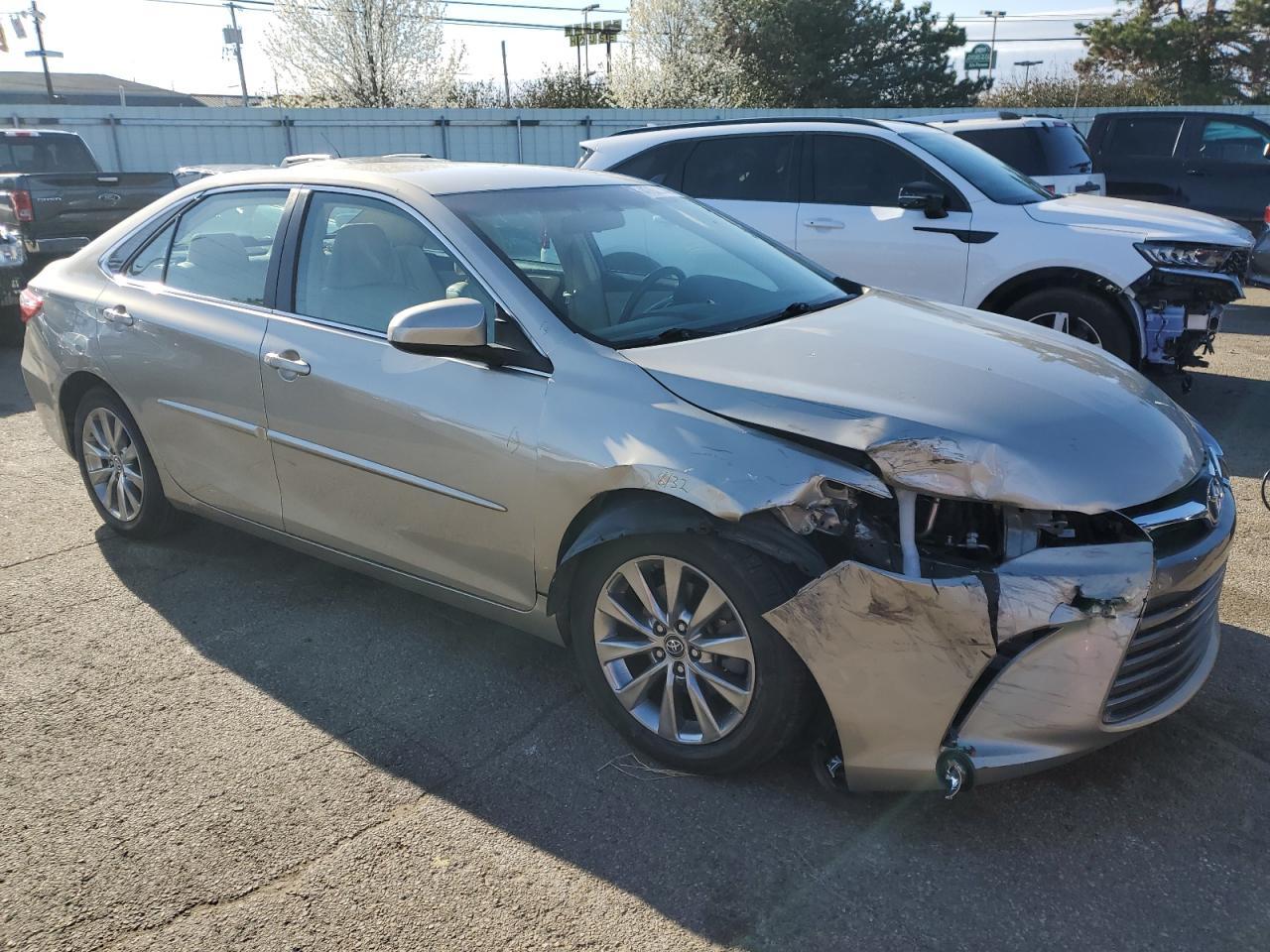 2017 TOYOTA CAMRY LE - Image 4