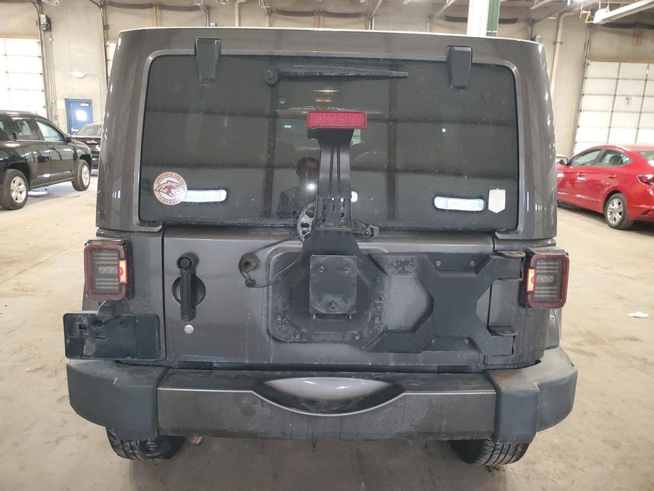 2017 JEEP WRANGLER U - Image 6