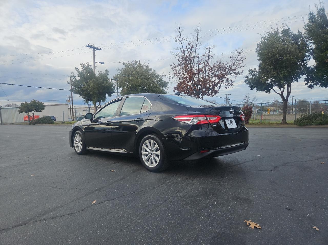 2019 TOYOTA CAMRY L - Фото 3
