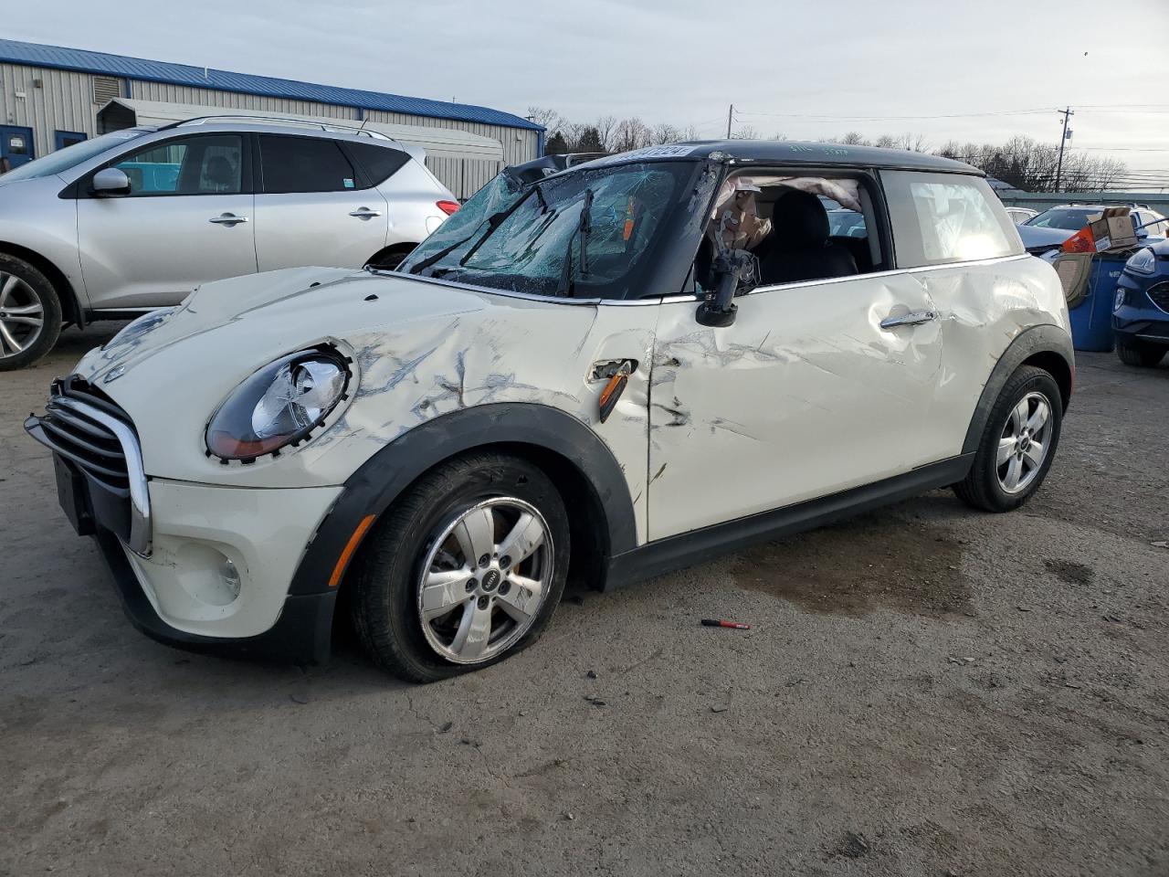 2017 MINI COOPER