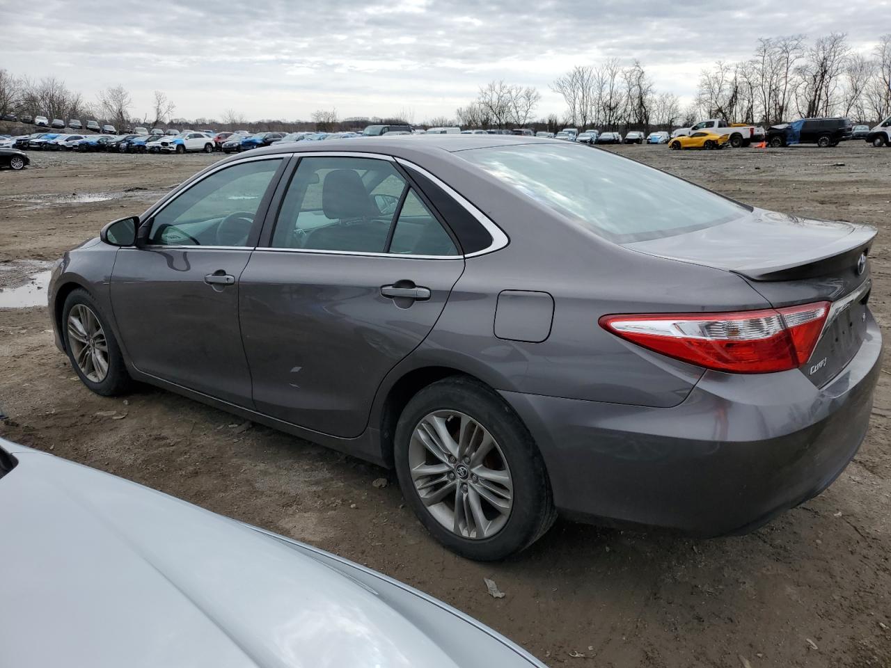 2015 TOYOTA CAMRY LE - Фото 2