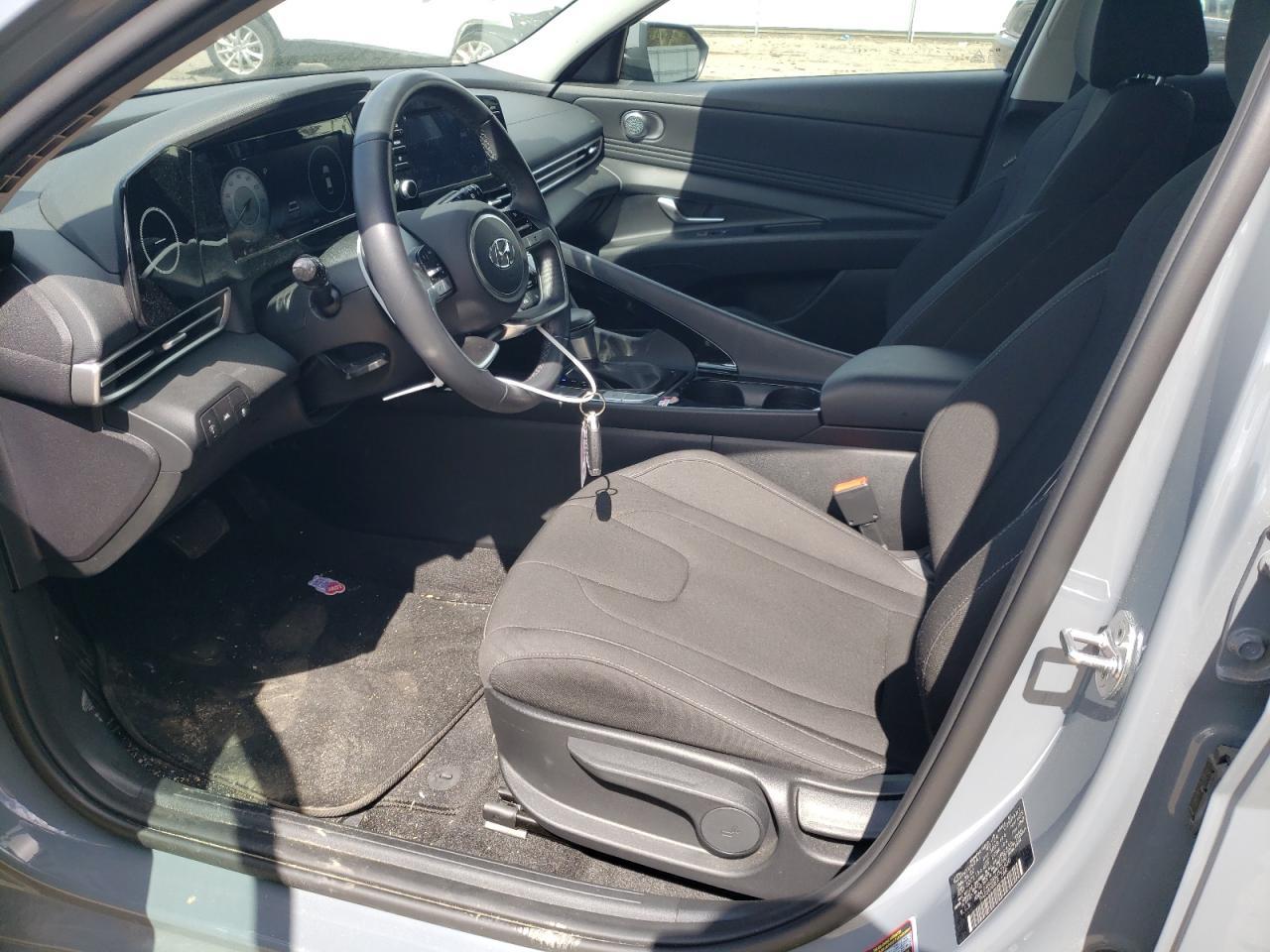 2022 HYUNDAI ELANTRA SE - Фото 7