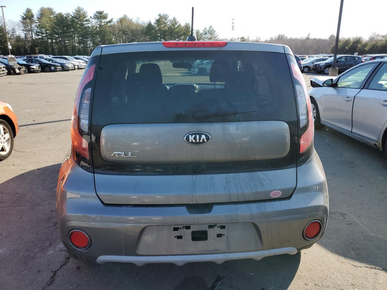 2019 KIA SOUL + - Image 6