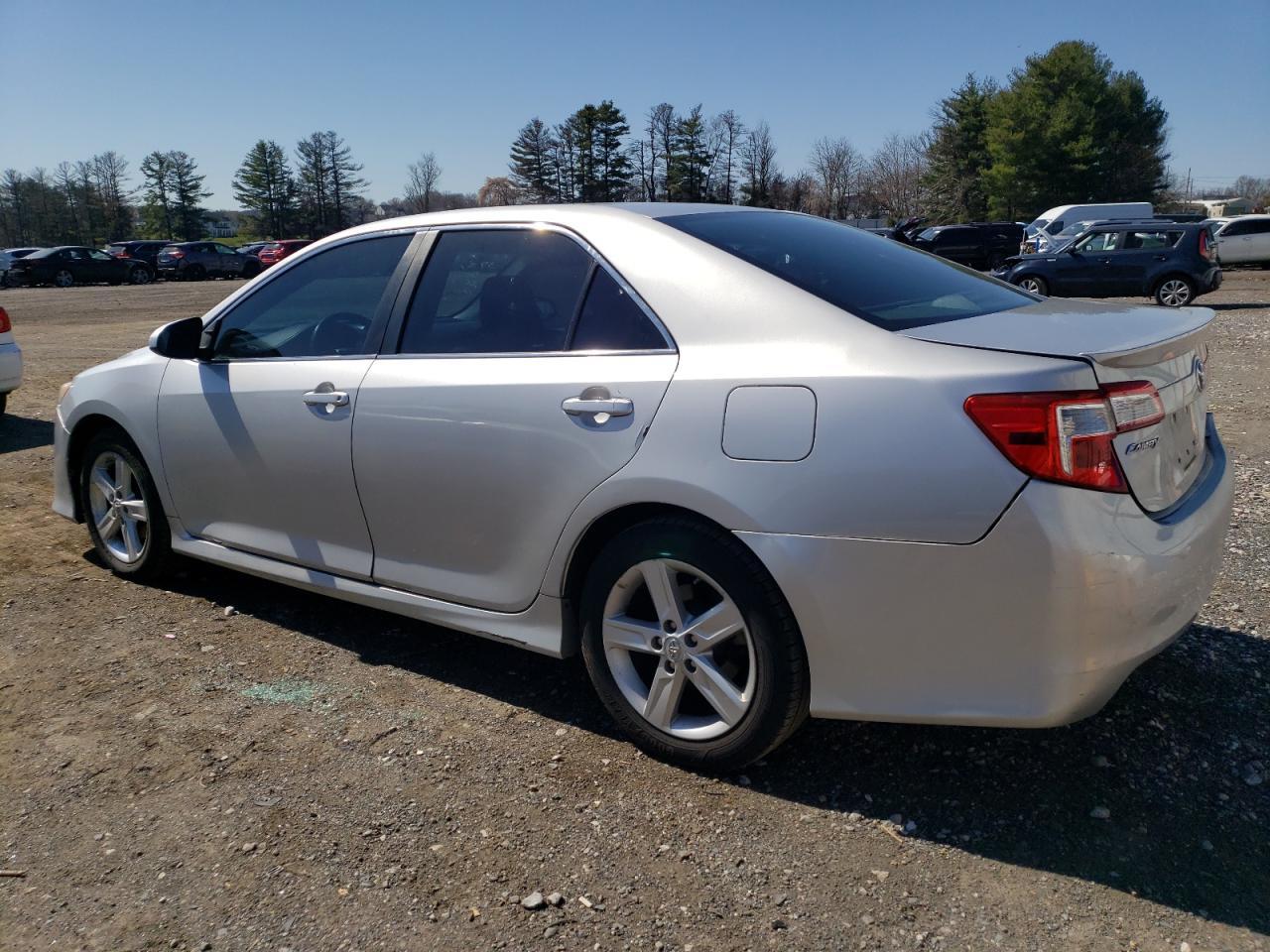 2014 TOYOTA CAMRY L - Фото 2