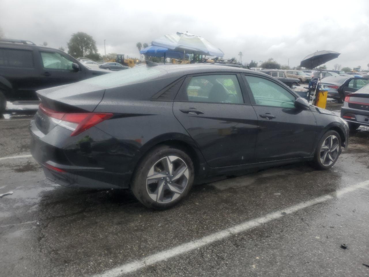 2023 HYUNDAI ELANTRA SE - Фото 3