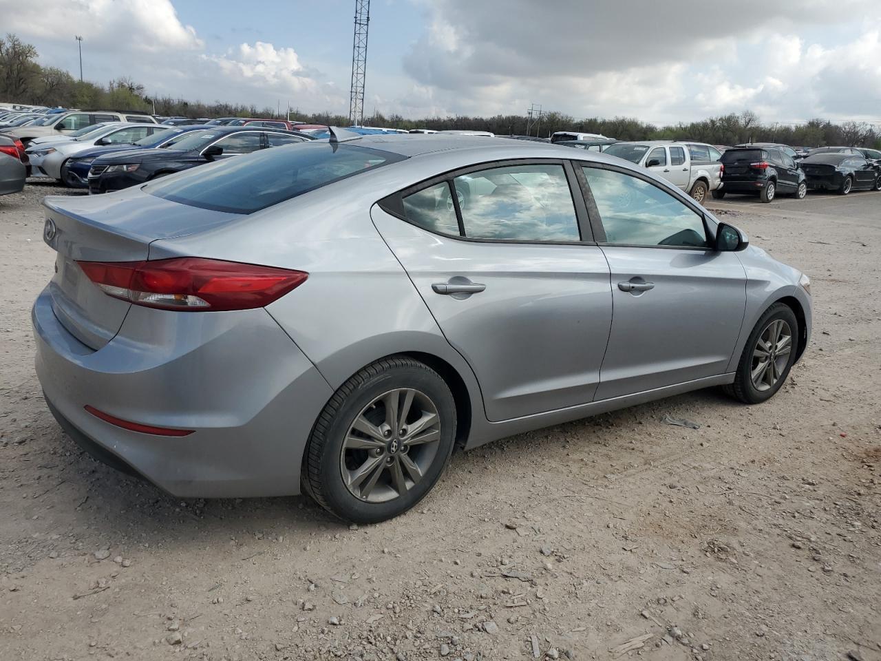 2017 HYUNDAI ELANTRA SE - Image 3