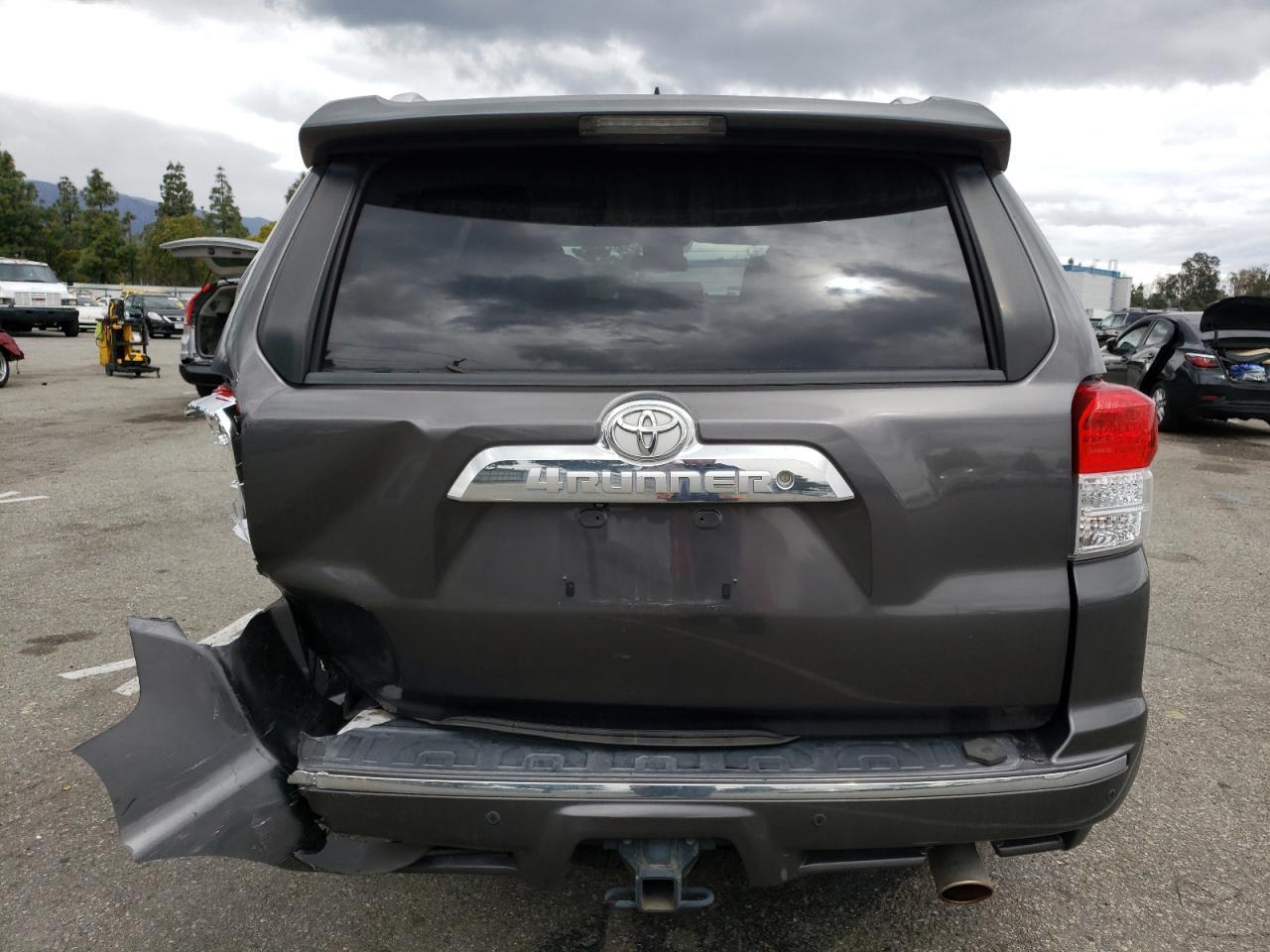 2011 TOYOTA 4RUNNER SR - Image 6