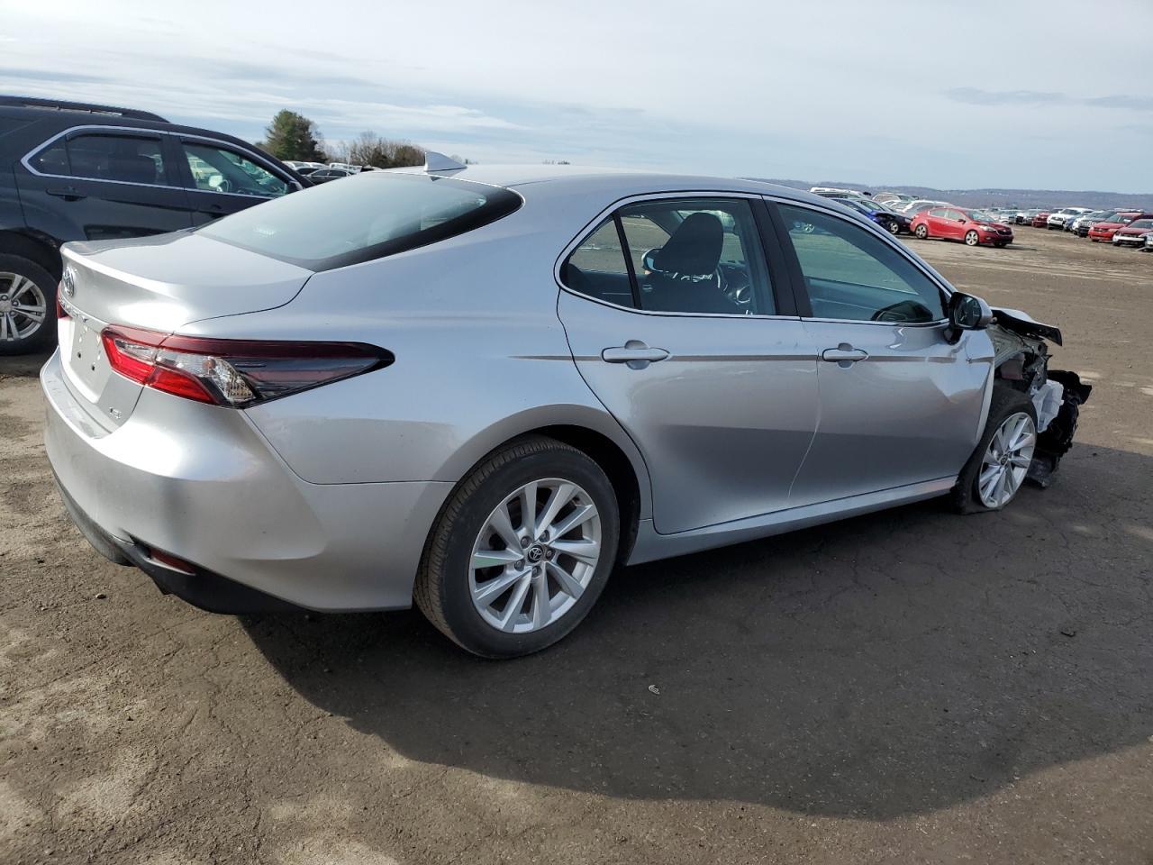 2023 TOYOTA CAMRY LE - Фото 3