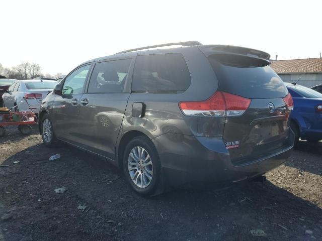 2012 Toyota Sienna Xle - Image 2
