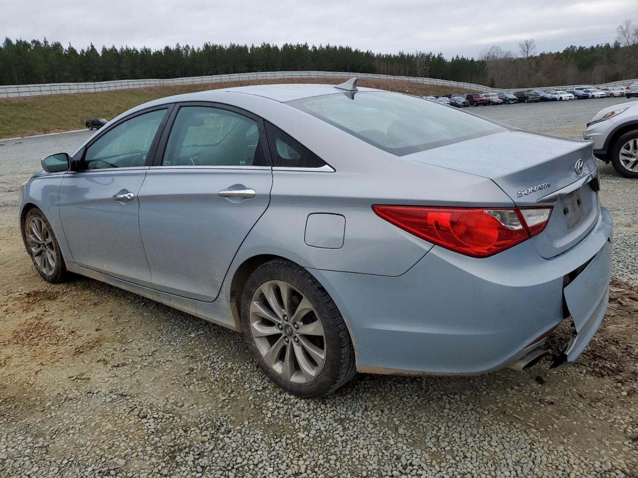 2011 HYUNDAI SONATA SE - Image 2