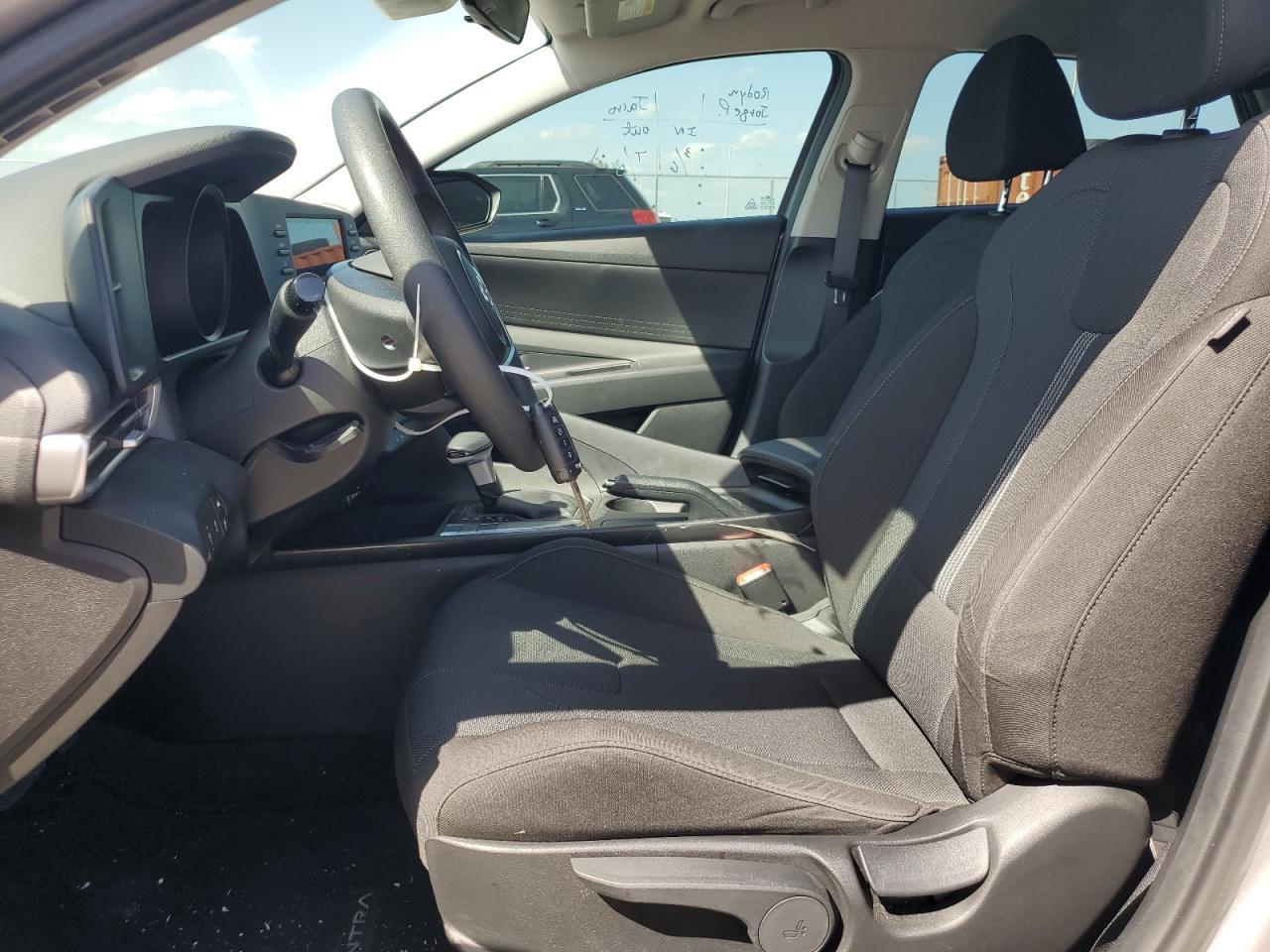 2022 HYUNDAI ELANTRA SE - Фото 7