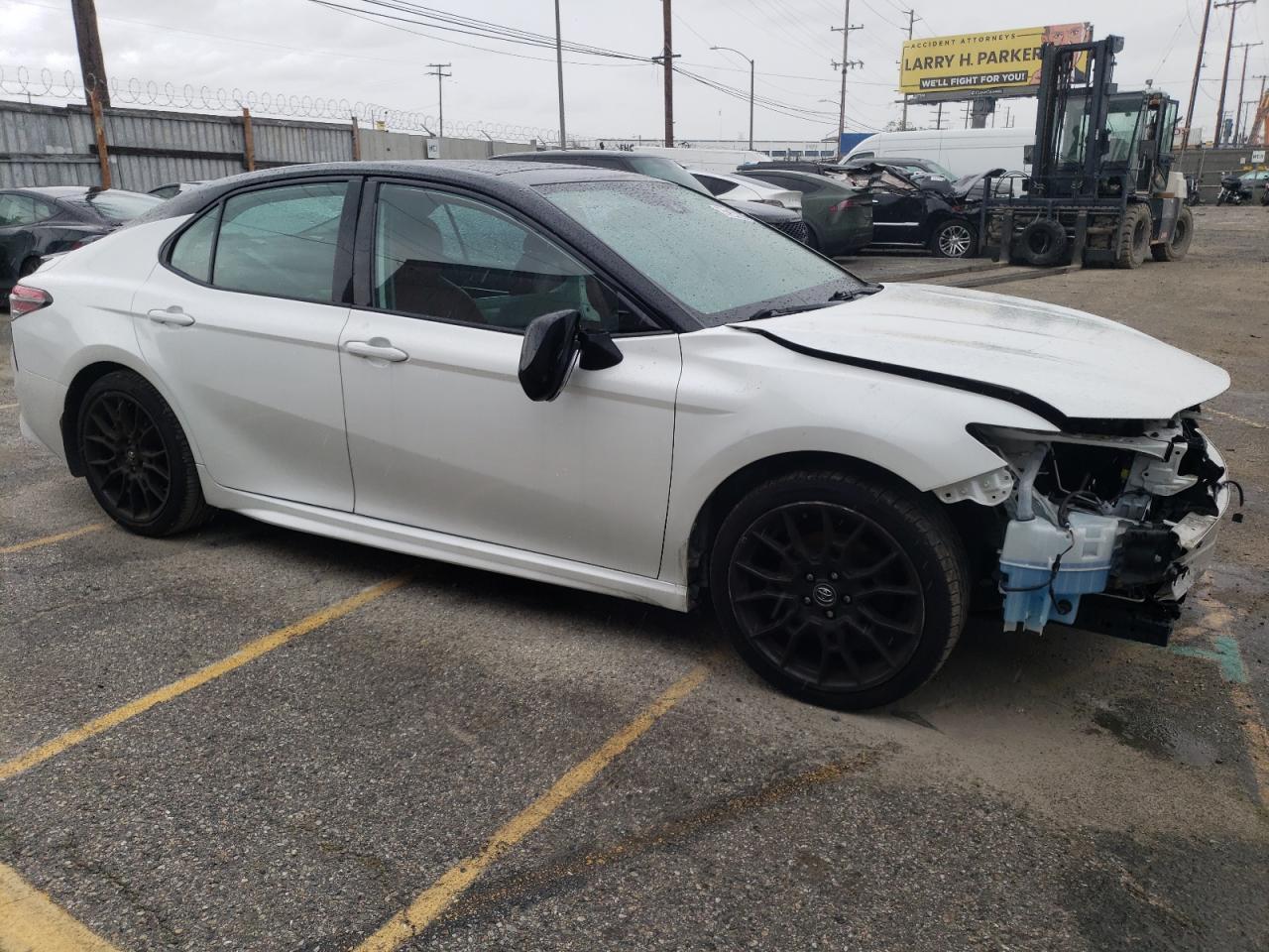 2019 TOYOTA CAMRY XSE - Image 4