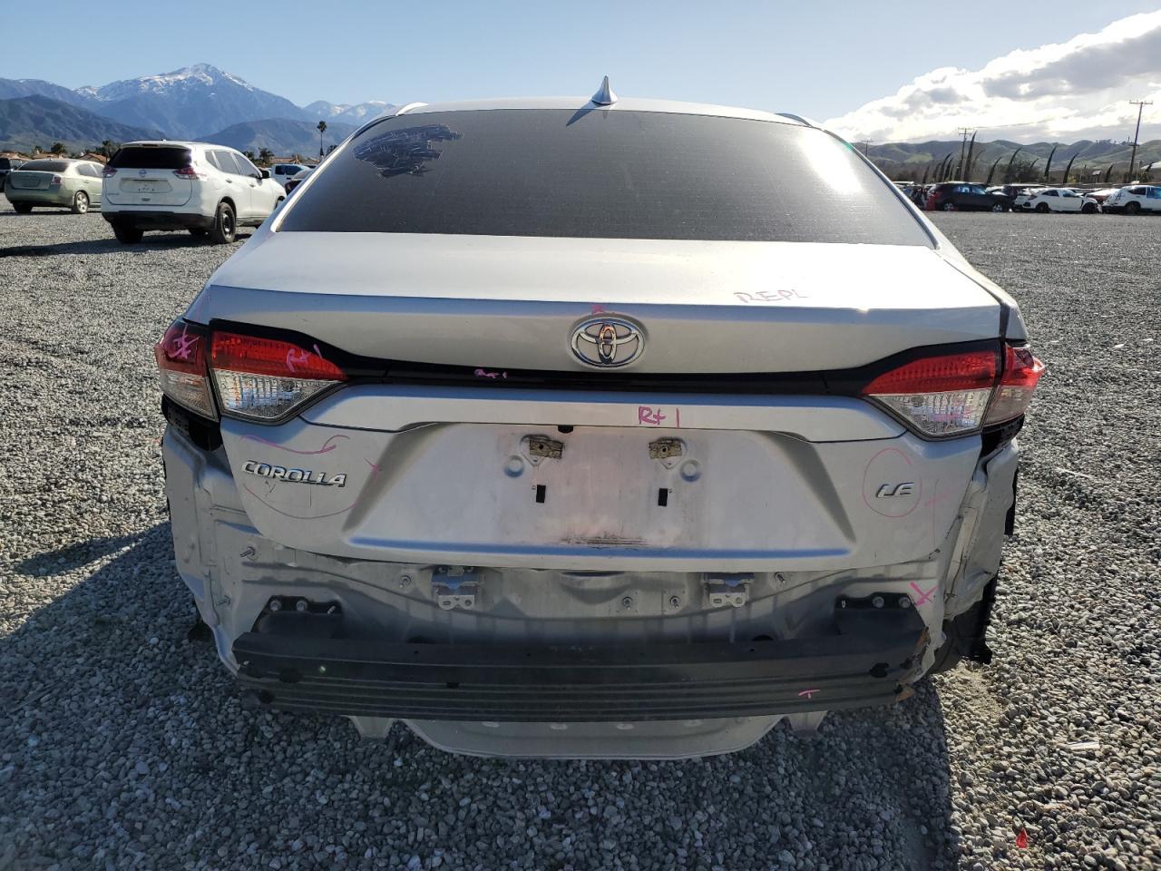 2020 TOYOTA COROLLA LE - Фото 6