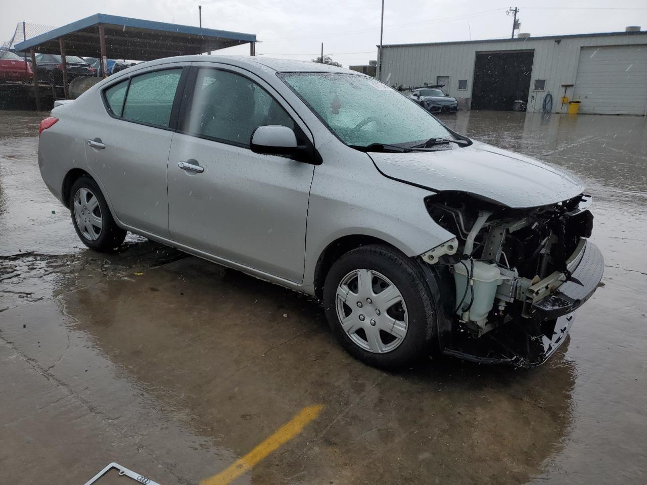 2014 NISSAN VERSA S - Фото 4