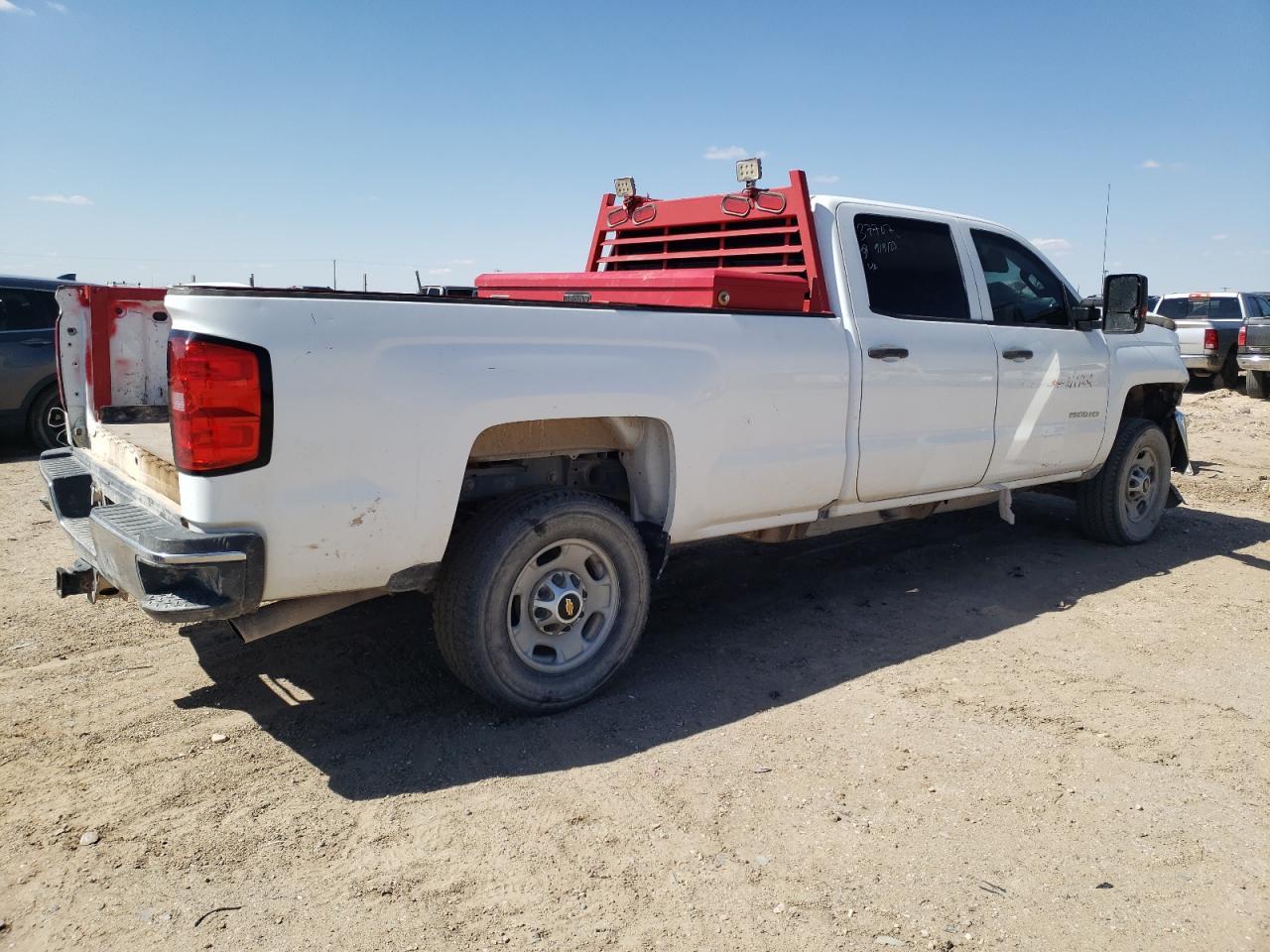2018 CHEVROLET SILVERADO - Фото 3