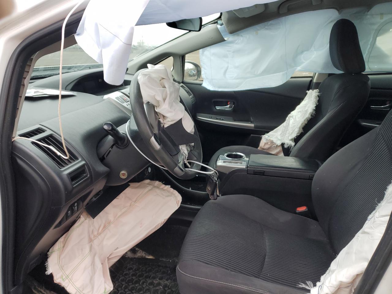 2015 TOYOTA PRIUS V - Фото 7