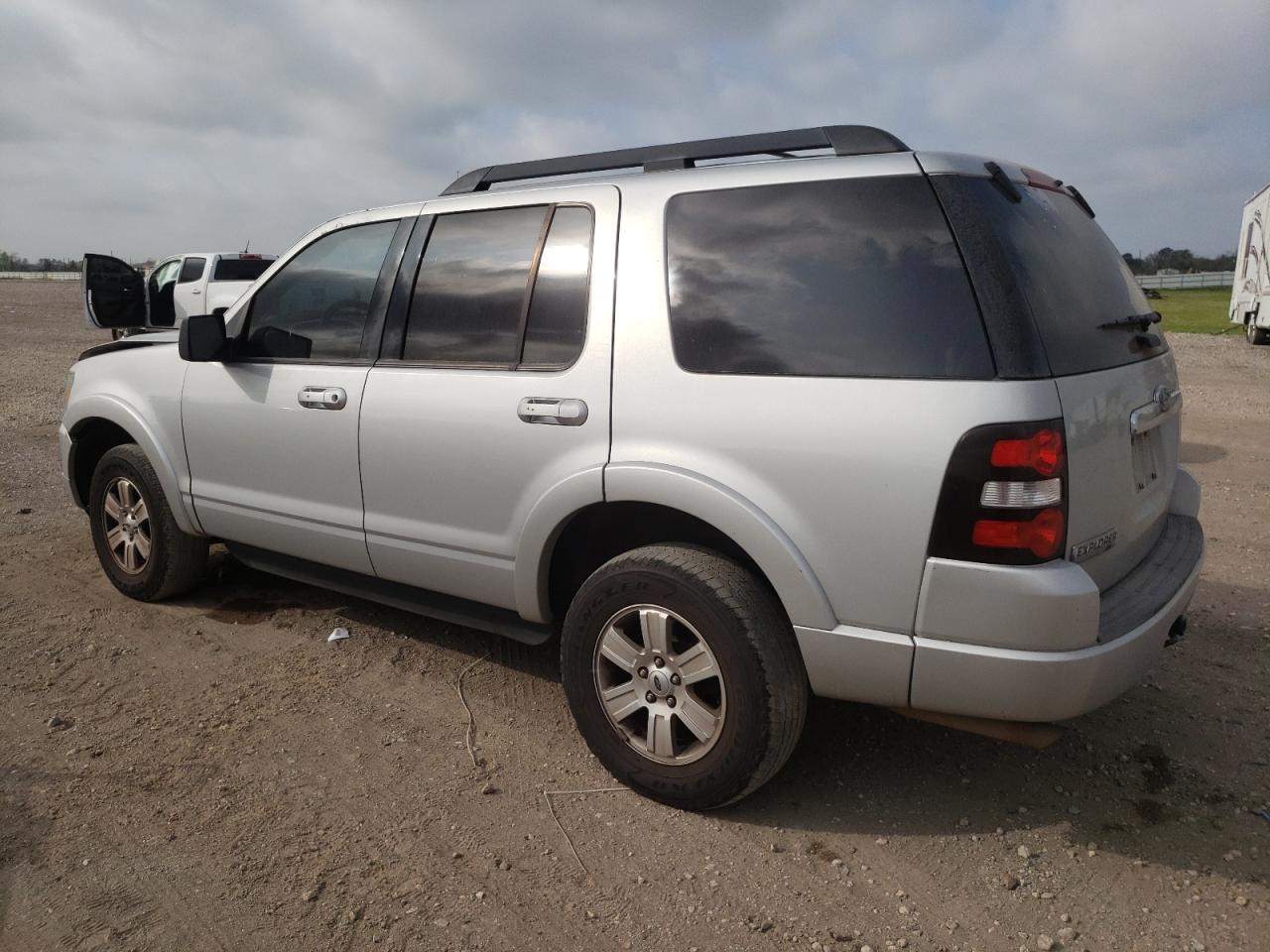 2010 FORD EXPLORER X - Image 2