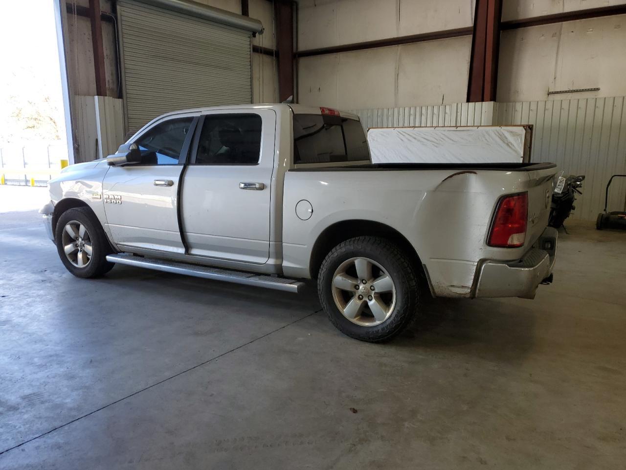 2014 RAM 1500 SLT - Image 2