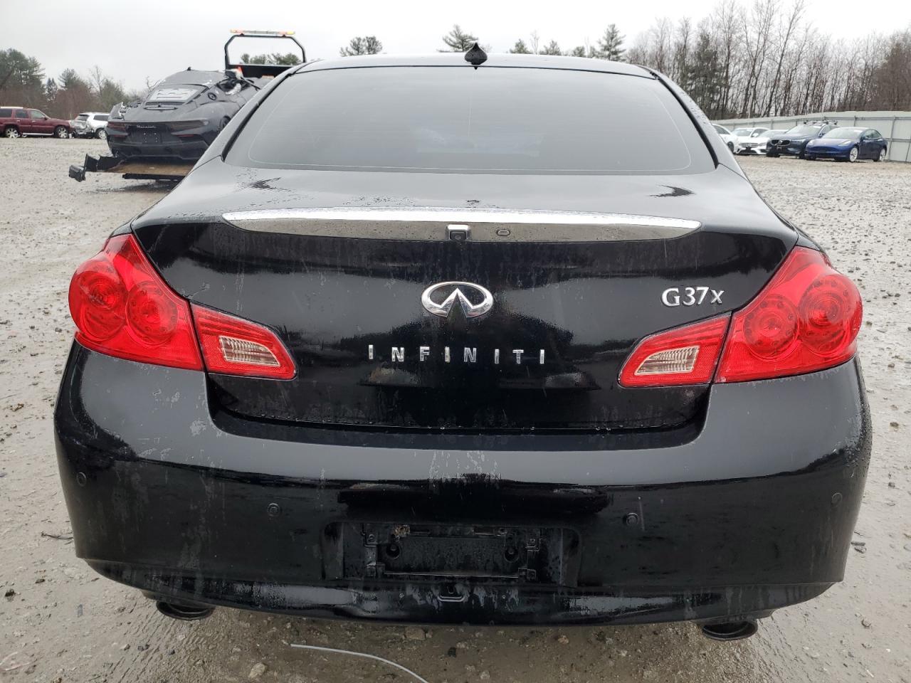 2012 INFINITI G37 - Image 6
