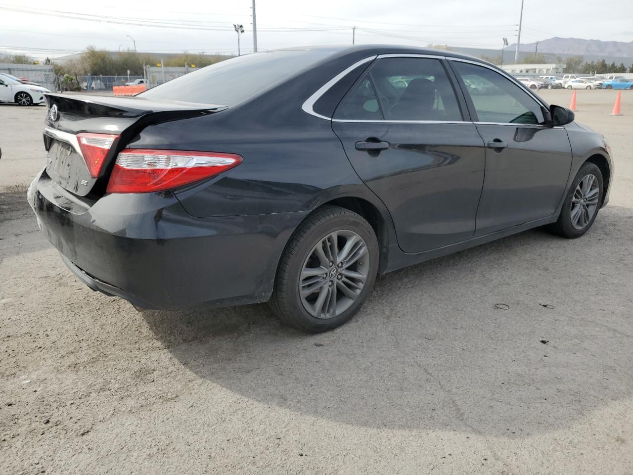 2017 TOYOTA CAMRY LE - Фото 3