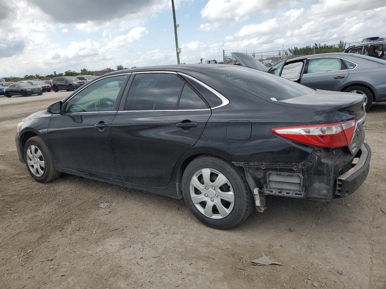 2015 TOYOTA CAMRY LE - Фото 2