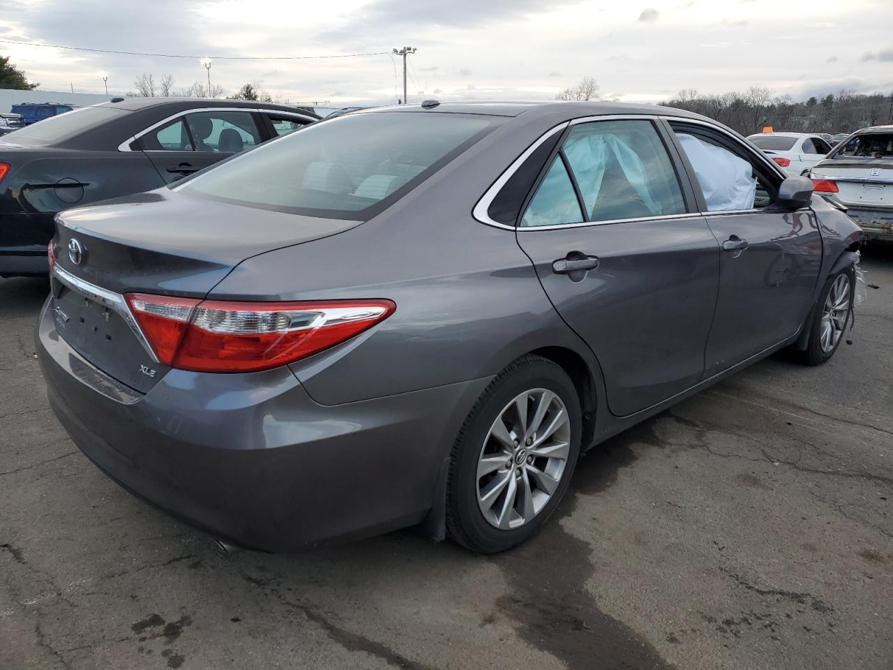 2015 TOYOTA CAMRY LE - Фото 3