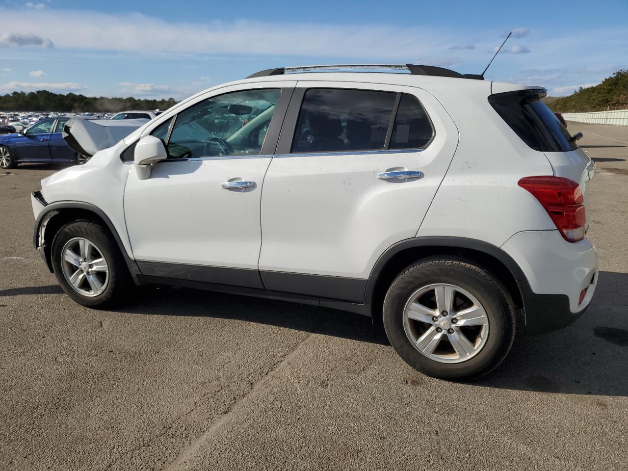 2018 CHEVROLET TRAX 1LT - Фото 2