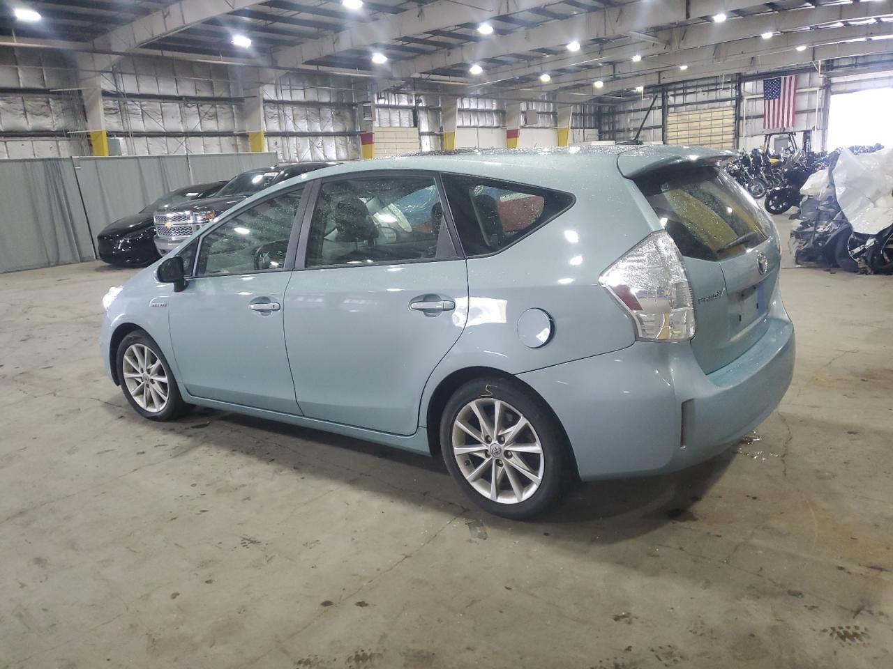 2013 TOYOTA PRIUS V - Image 2