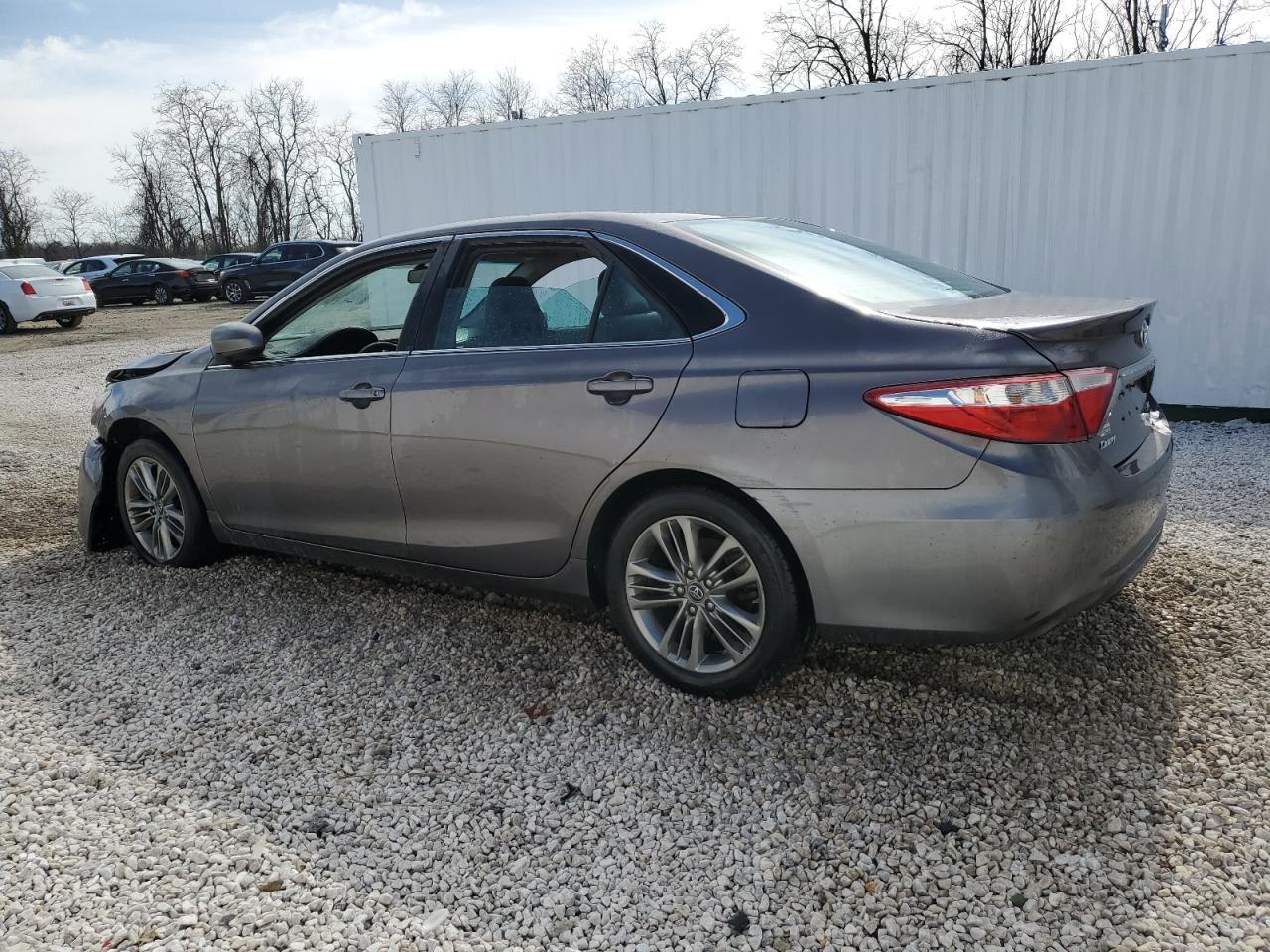 2016 TOYOTA CAMRY LE - Фото 2