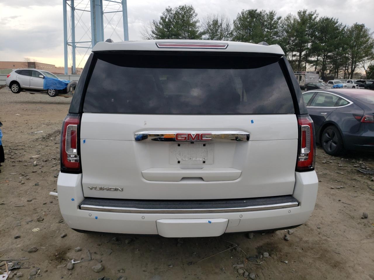2017 GMC YUKON DENA - Фото 6