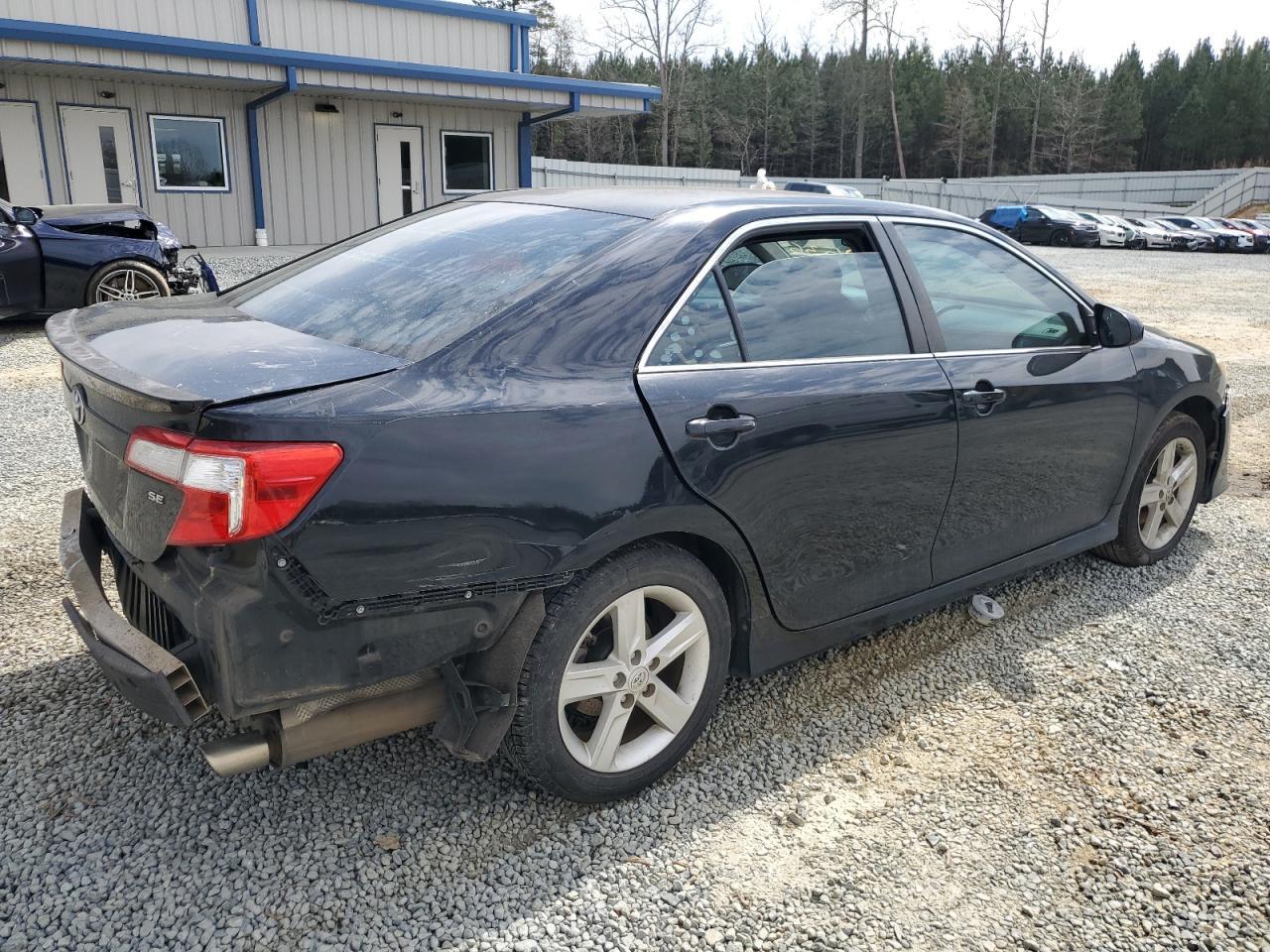 2014 TOYOTA CAMRY L - Image 3