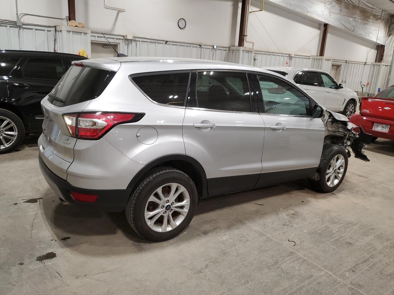 2017 FORD ESCAPE SE - Image 3