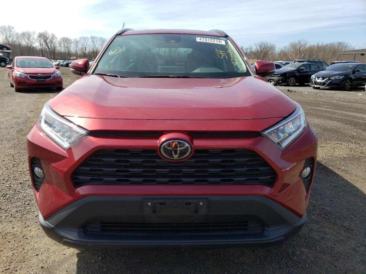 2020 TOYOTA RAV4 XLE - Фото 5