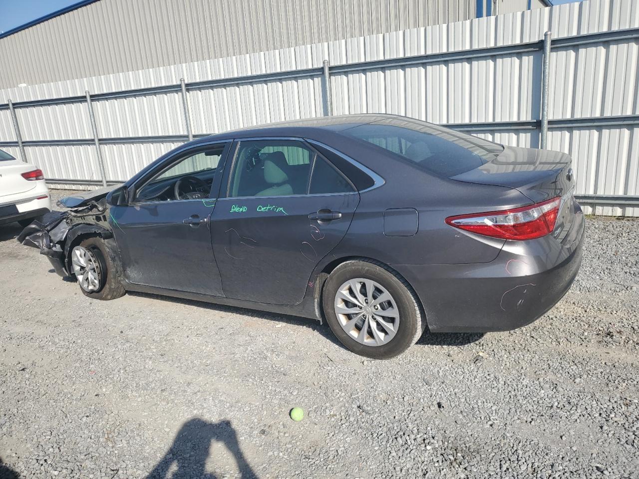 2016 TOYOTA CAMRY LE - Image 2