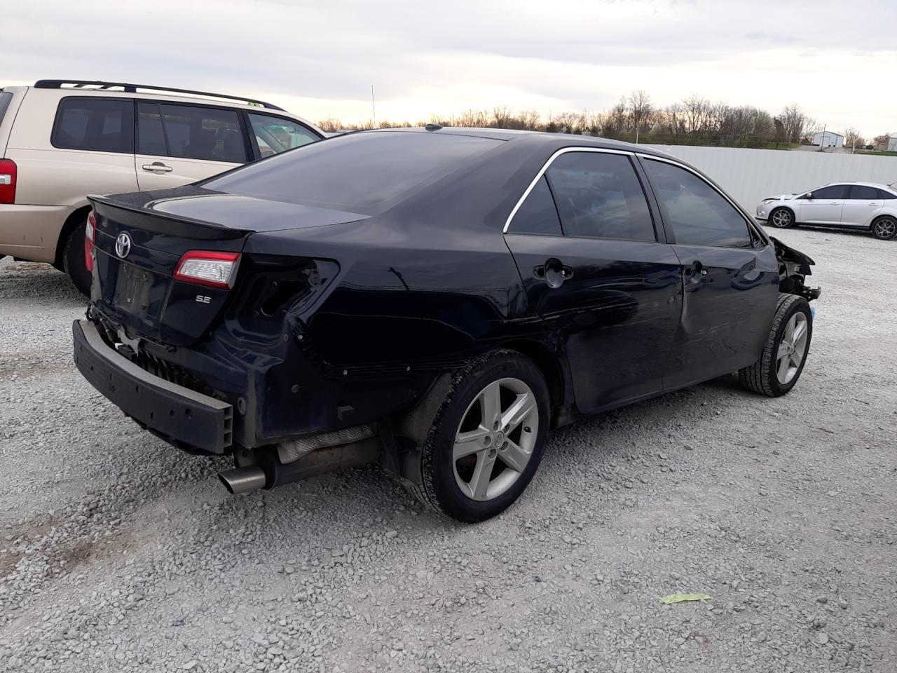 2014 TOYOTA CAMRY L - Image 3