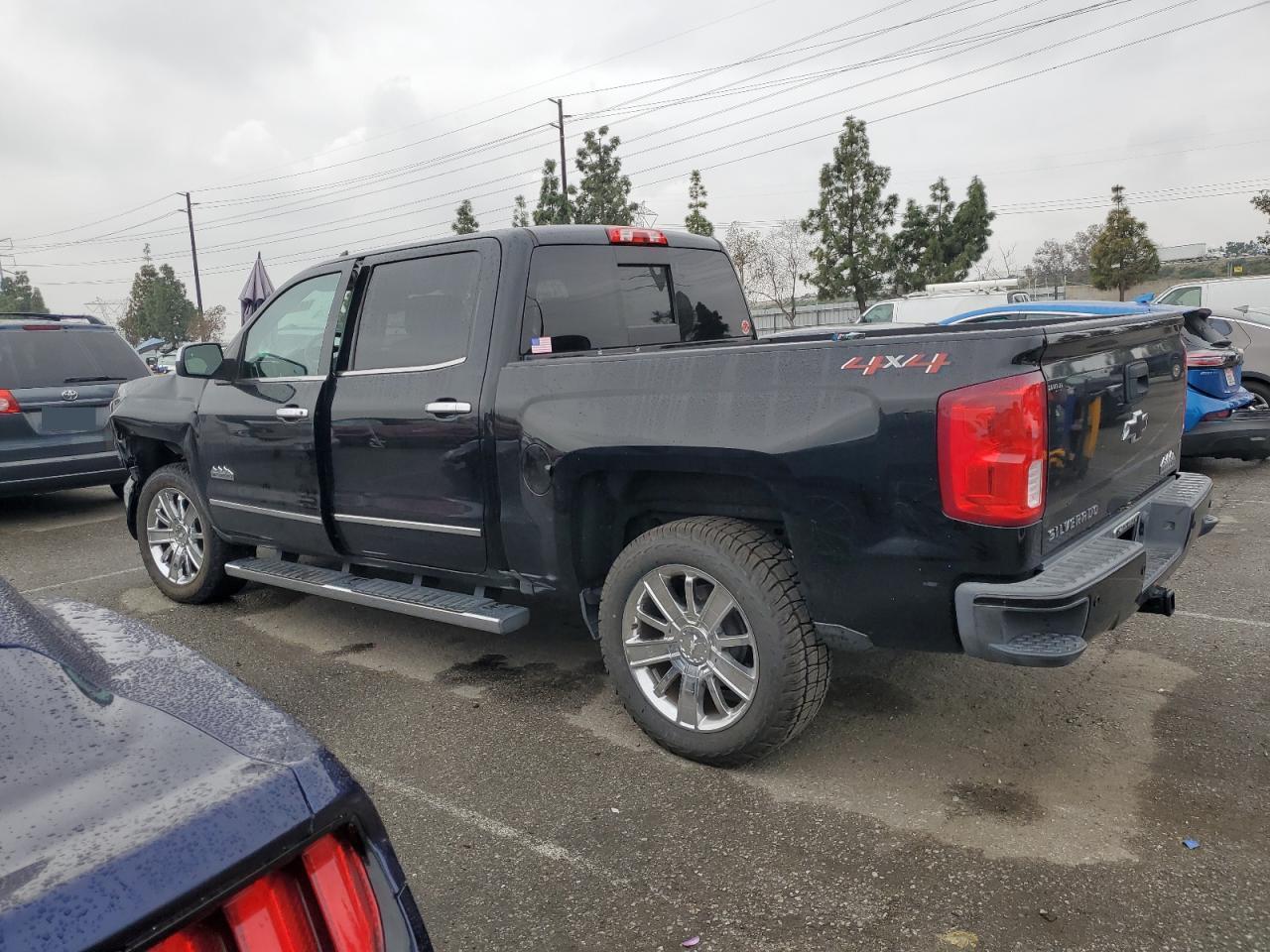 2018 CHEVROLET SILVERADO - Фото 2