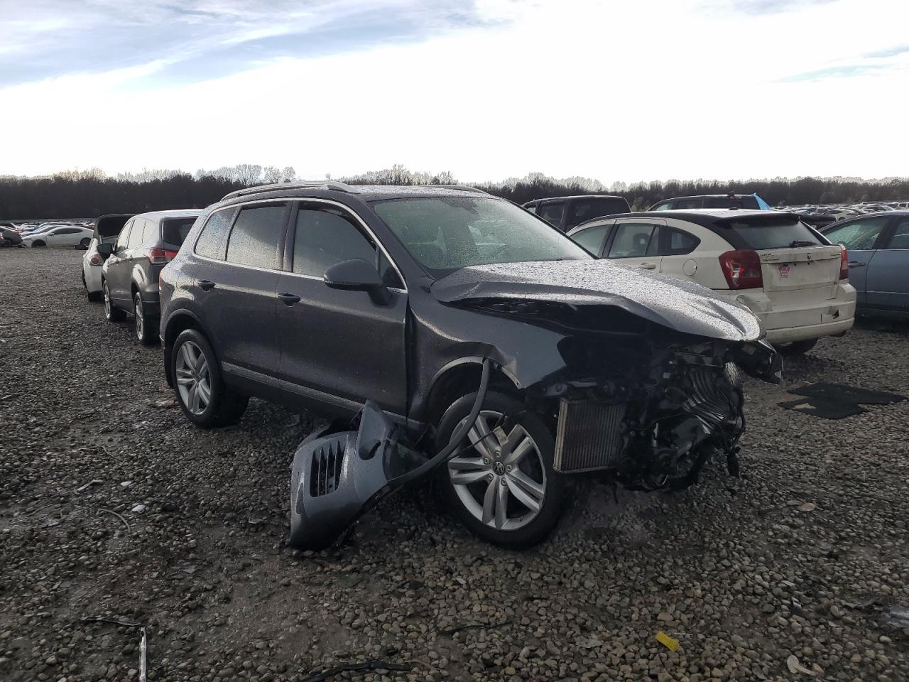 2014 VOLKSWAGEN TOUAREG V6 - Image 4