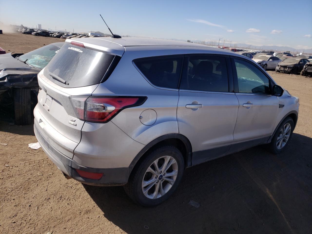 2017 FORD ESCAPE SE - Image 3